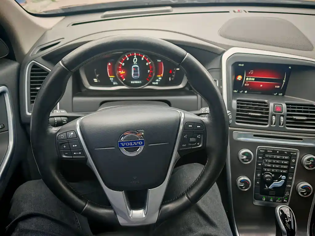 Volvo XC60 — миниатюра 5