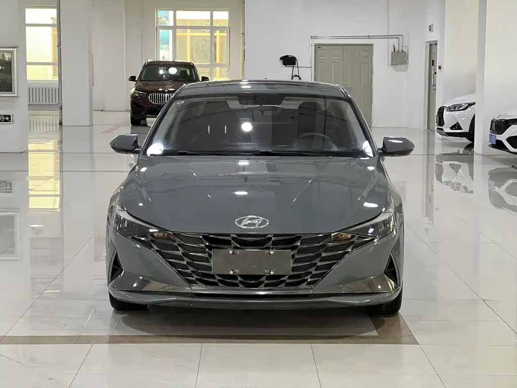 HYUNDAI ELANTRA