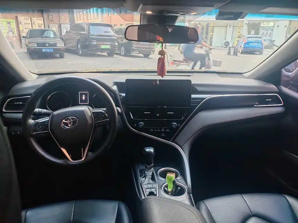 Toyota Camry — миниатюра 6