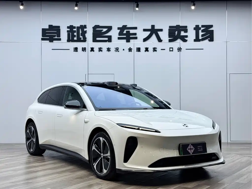 NIO ET5
