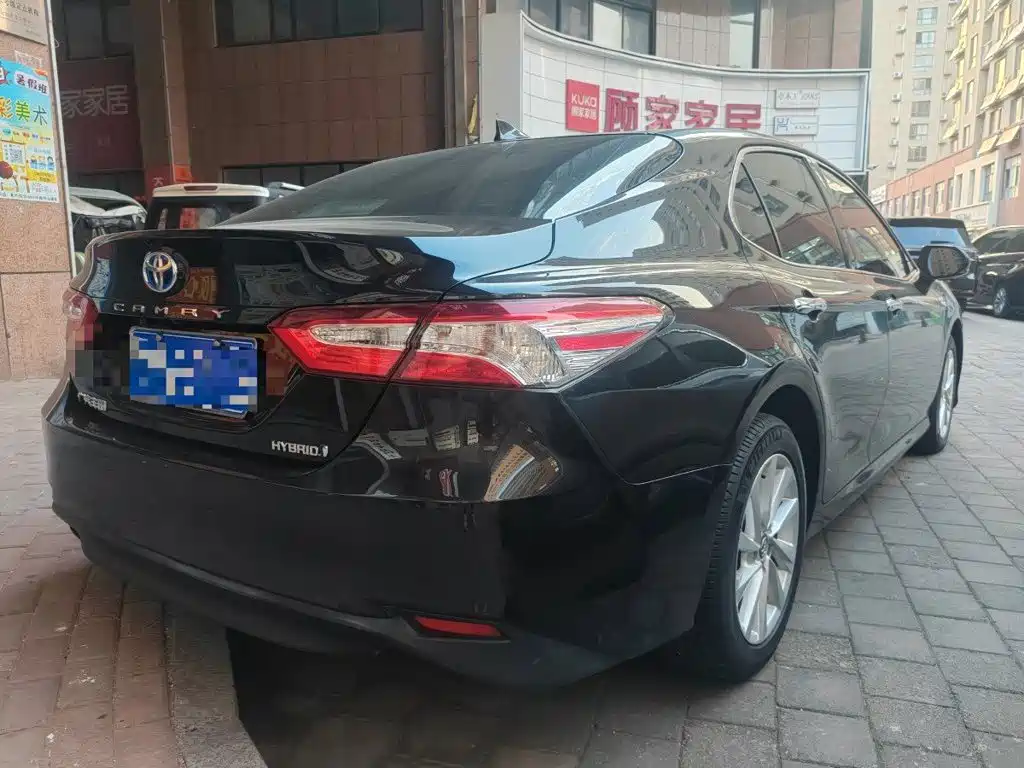Toyota Camry — миниатюра 4