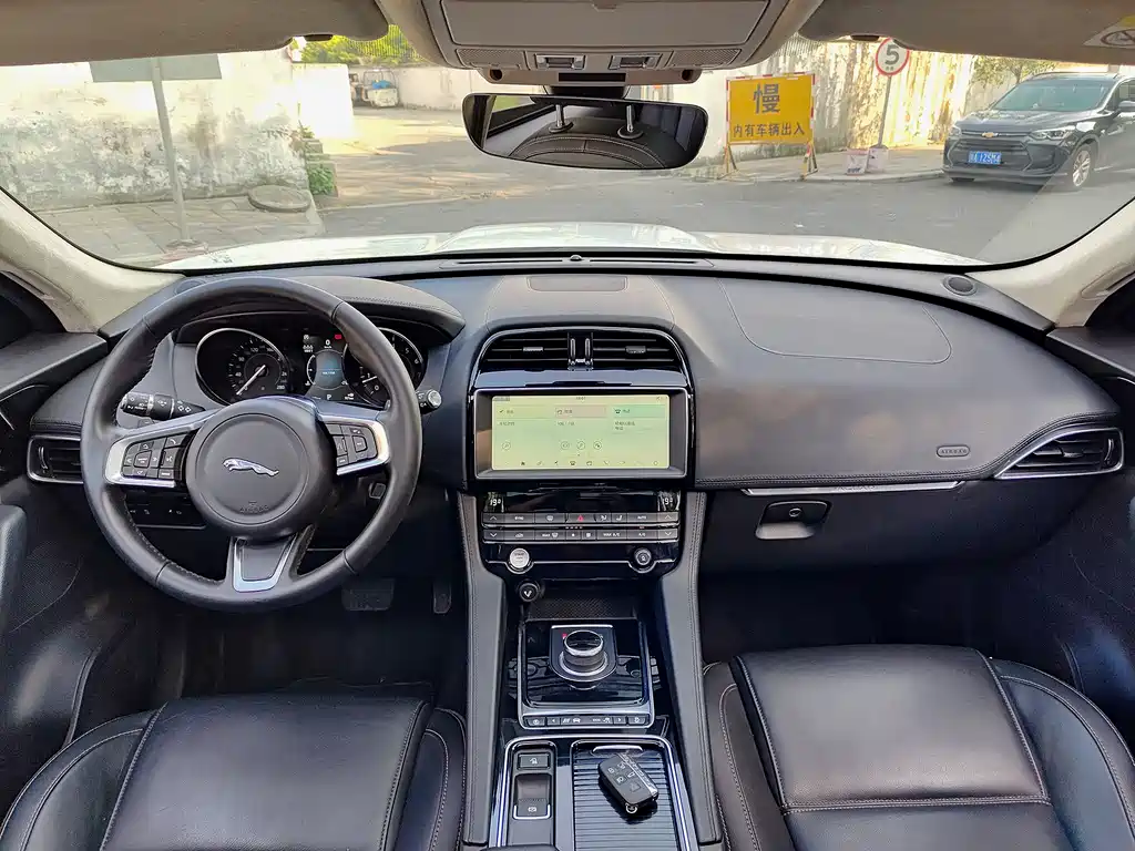 Jaguar F-Pace 2020 2.0T Premium