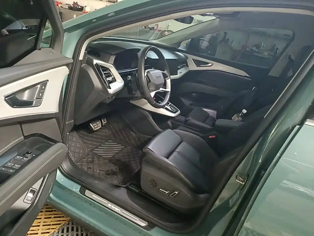 Audi Q5 e-tron — миниатюра 16