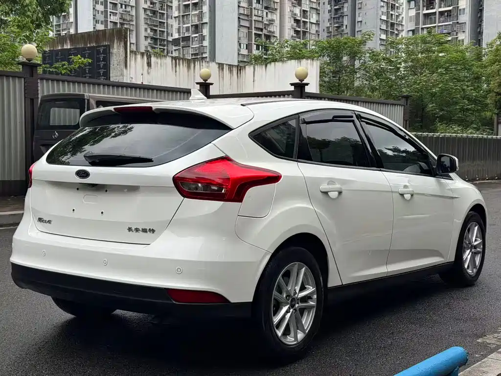 Ford Focus 2018 1.6L AT