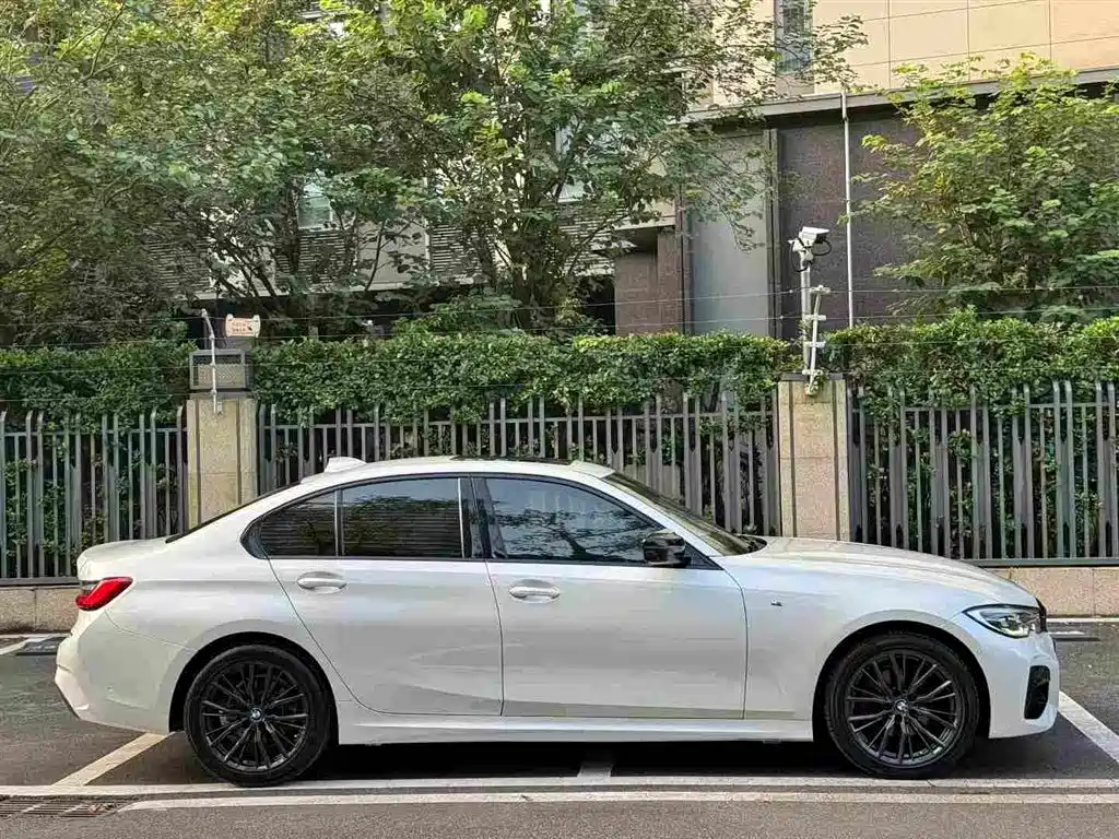 BMW 3 Series — миниатюра 4
