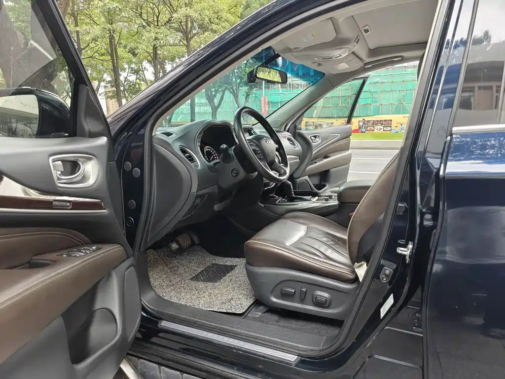 Infiniti QX60 2018 2.5 S/C Hybrid Champion