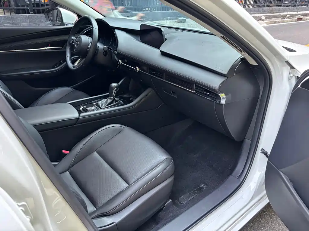 Mazda 3 Axela 2.0L Auto Quality Wise Edition, фото 19