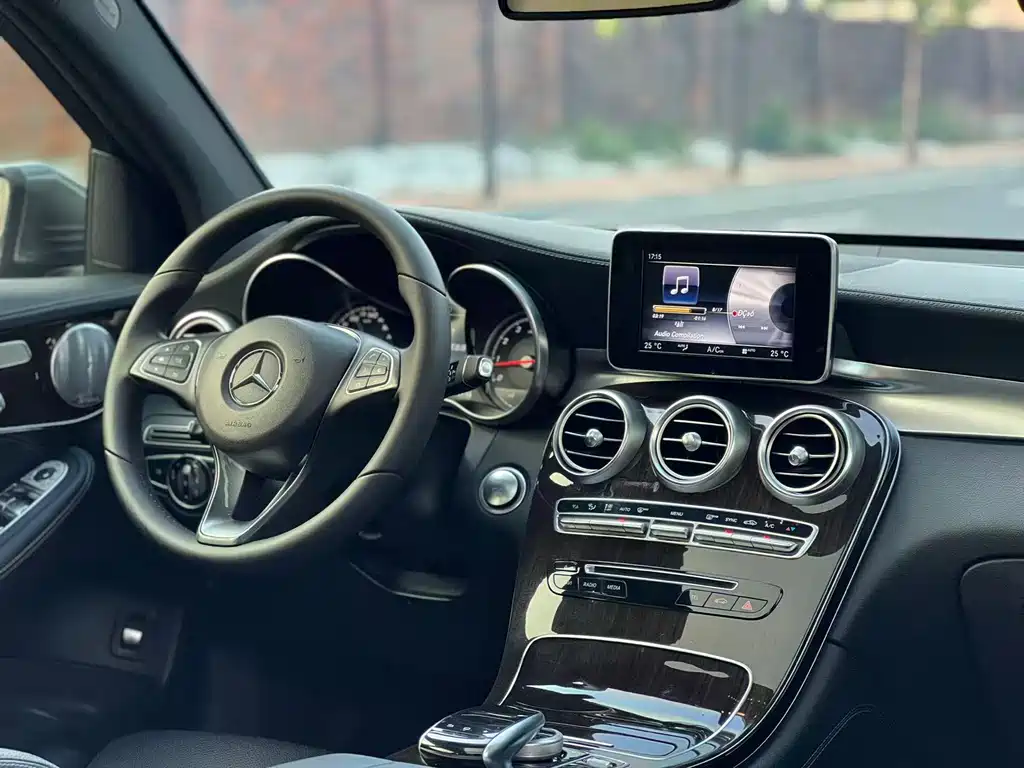 Mercedes-Benz GLC 2016 GLC 260 4MATIC