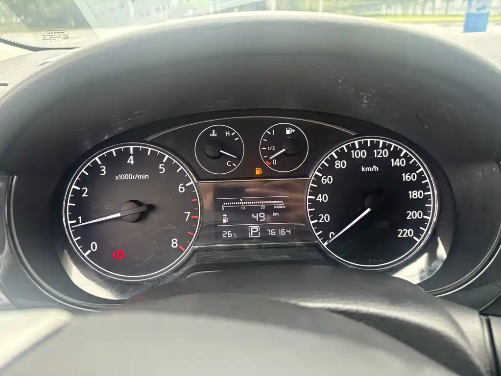 Nissan Tiida — миниатюра 7