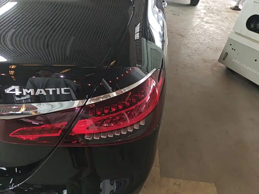 Mercedes-Benz E-Class — миниатюра 8