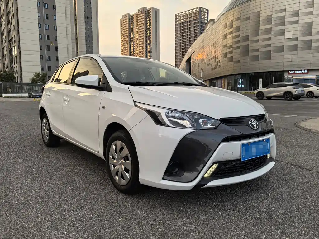 Toyota Yaris L — миниатюра 7