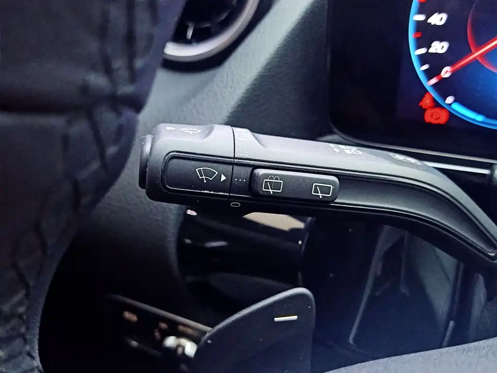 Mercedes-Benz GLA — миниатюра 12
