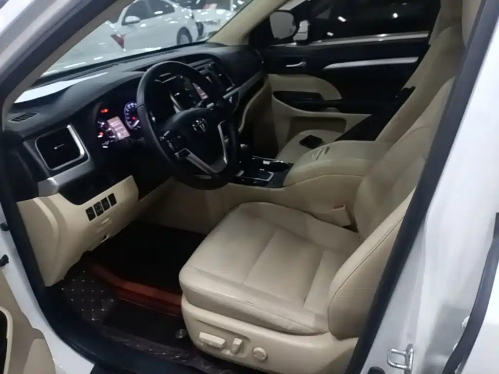 Toyota Highlander — миниатюра 15