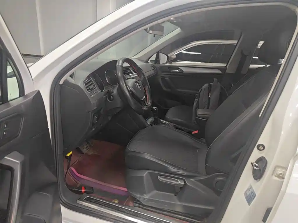 Volkswagen Tiguan L — миниатюра 16