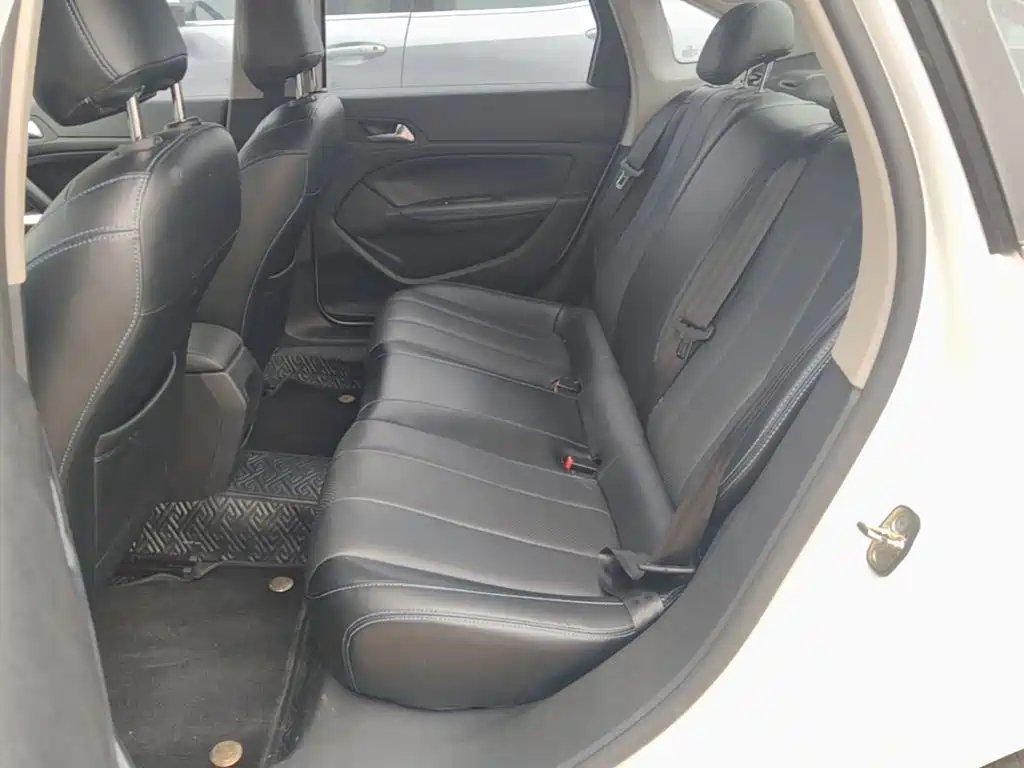 Peugeot 308 — миниатюра 17