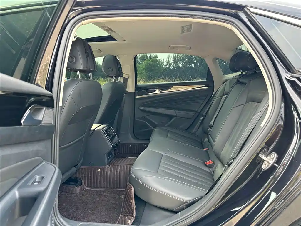 Volkswagen Passat 2022 280TSI