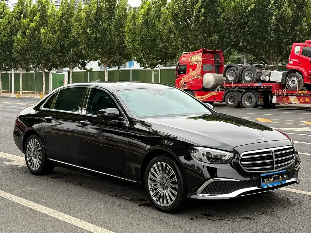 Mercedes-Benz E-Class — миниатюра 3