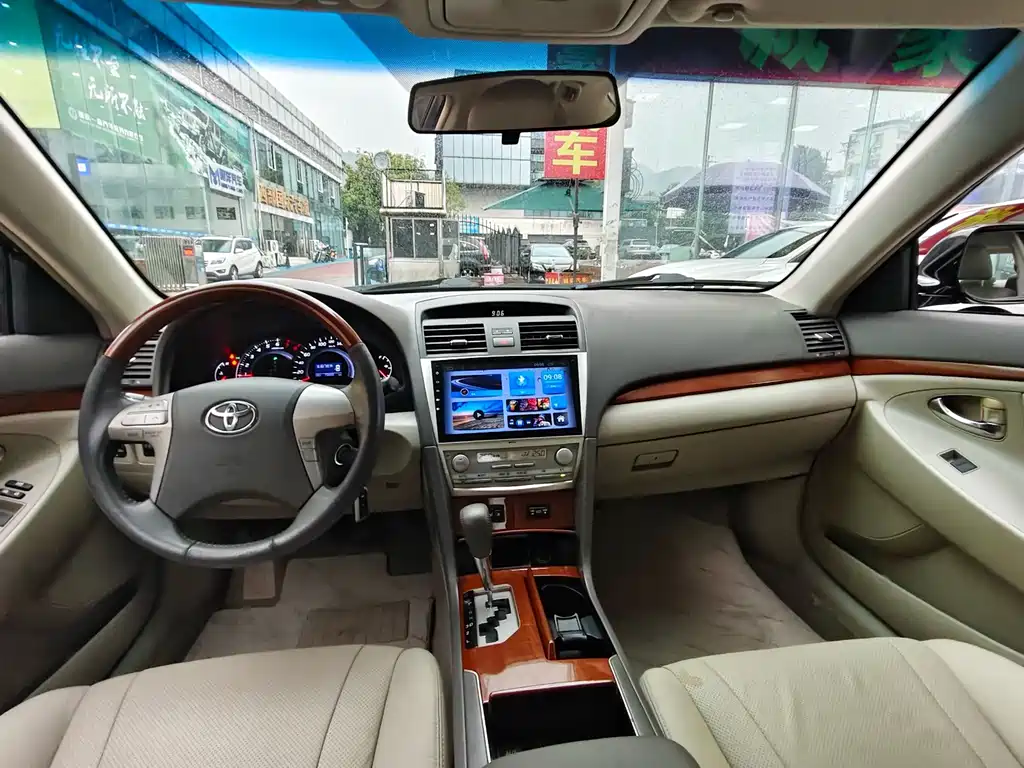 Toyota Camry — миниатюра 7