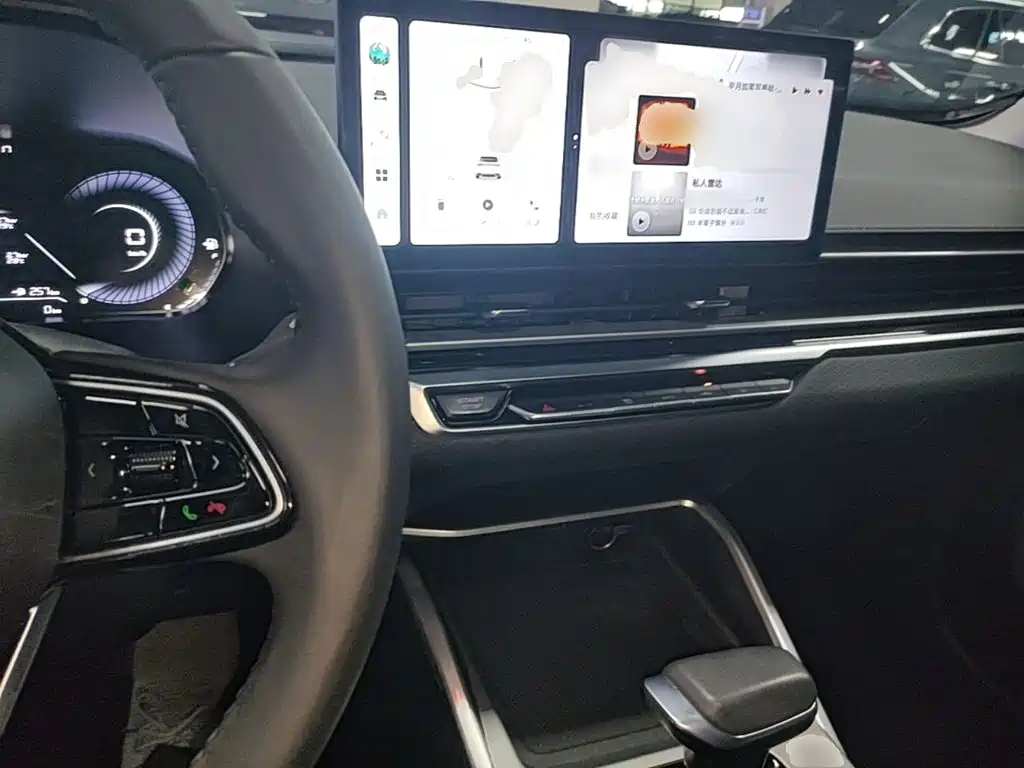 Geely Emgrand 2023 4 Champion 1.5L CVT Luxury