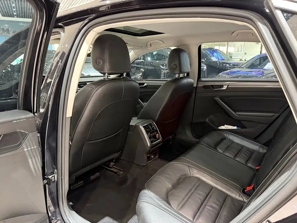 Volkswagen Passat 2017 330TSI DSG