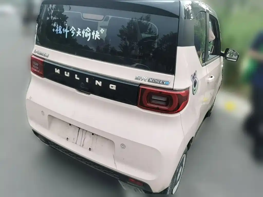 Wuling MINIEV — миниатюра 10