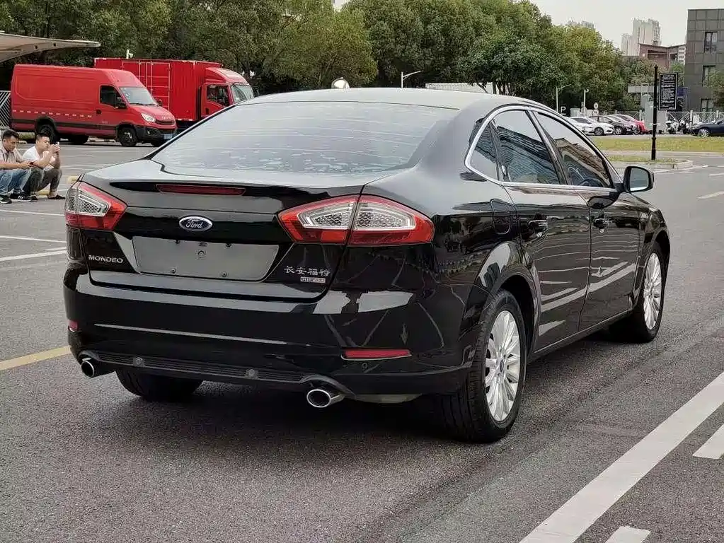 Ford Mondeo Zhisheng — миниатюра 5
