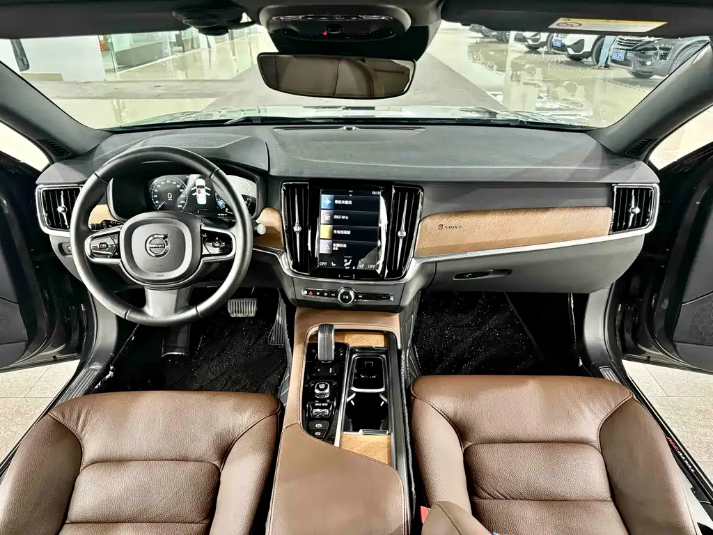 Volvo S90 — миниатюра 9