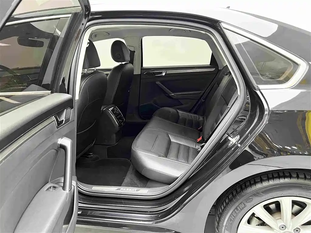 Volkswagen Passat — миниатюра 7