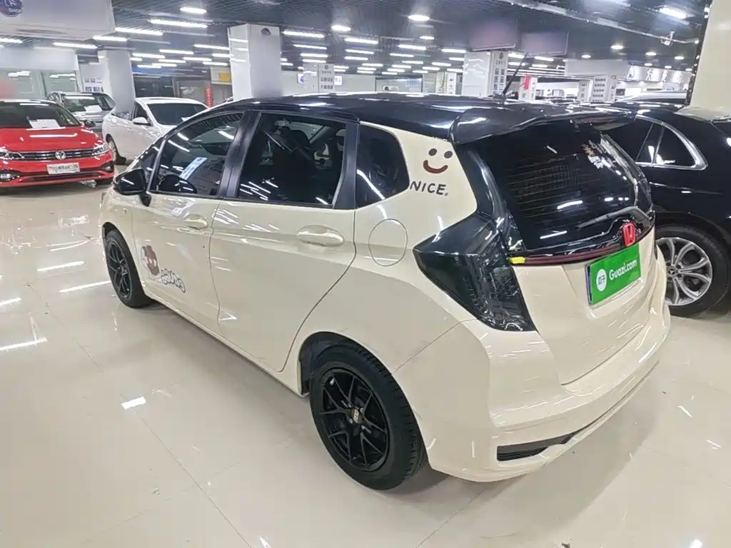 Honda Fit — миниатюра 5