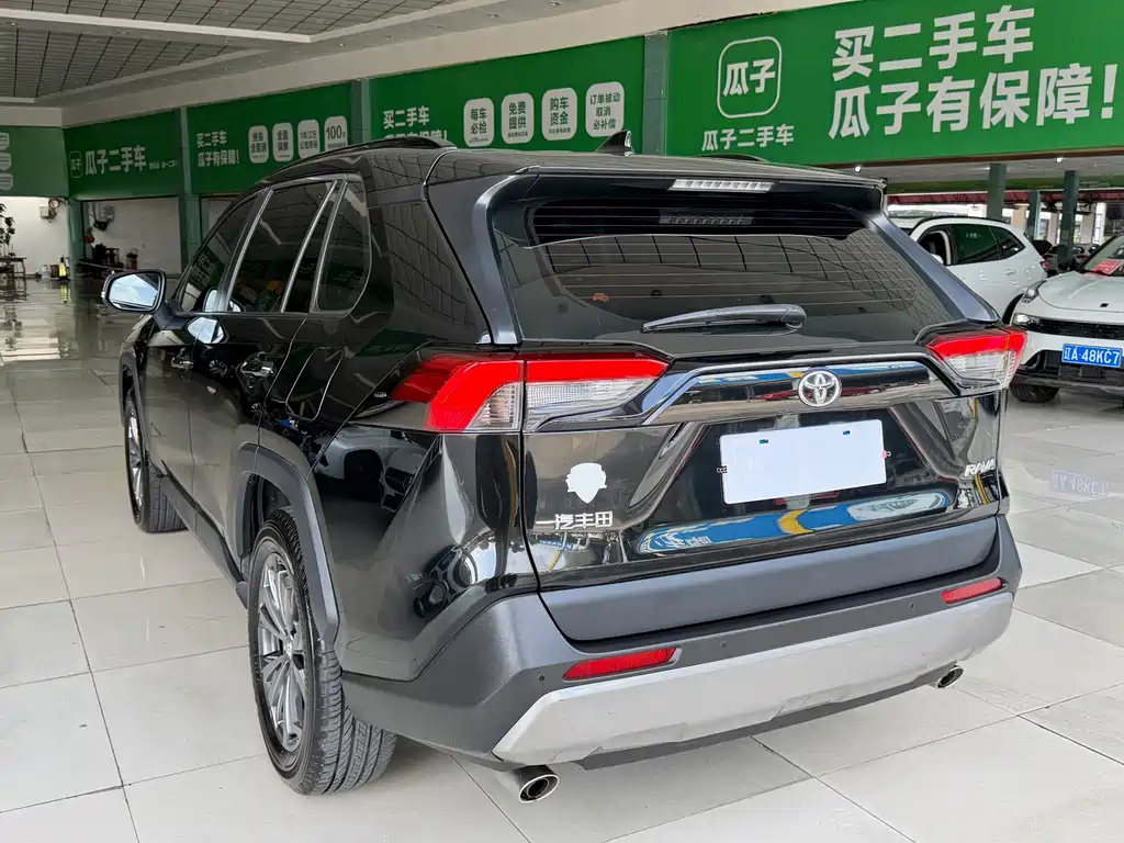 Toyota RAV4 — миниатюра 13
