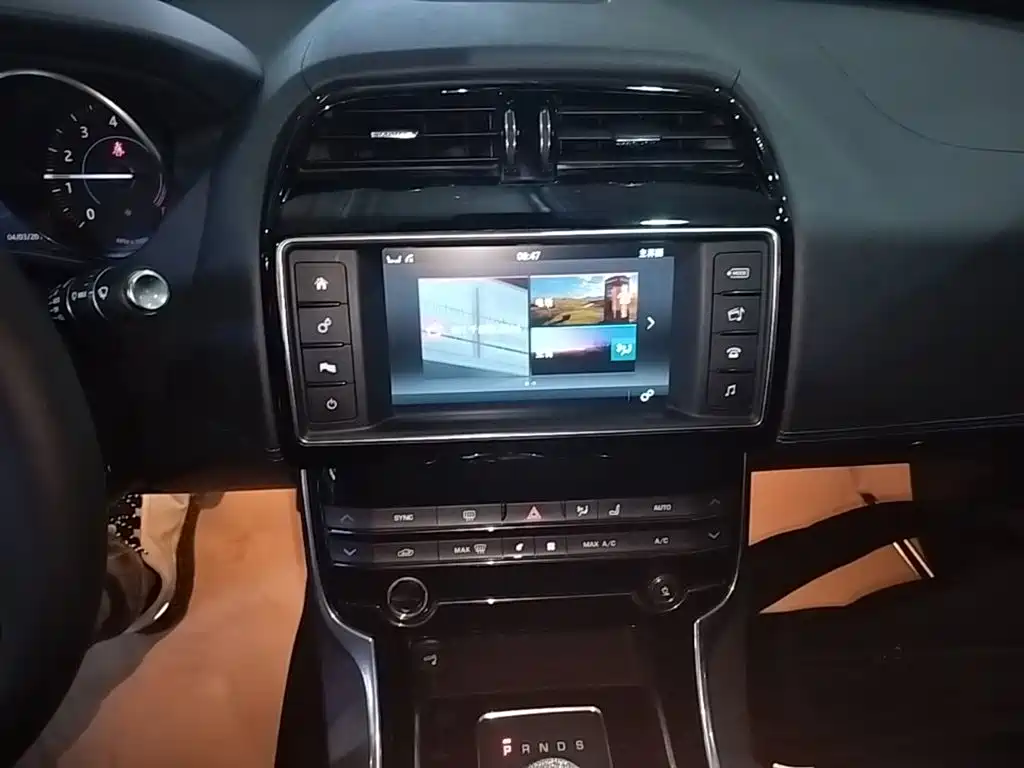 Jaguar XE — миниатюра 13