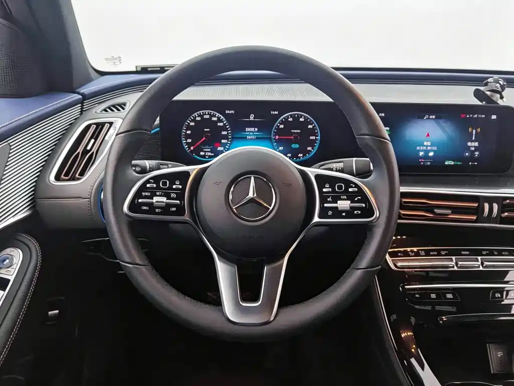 Mercedes-Benz EQC — миниатюра 8