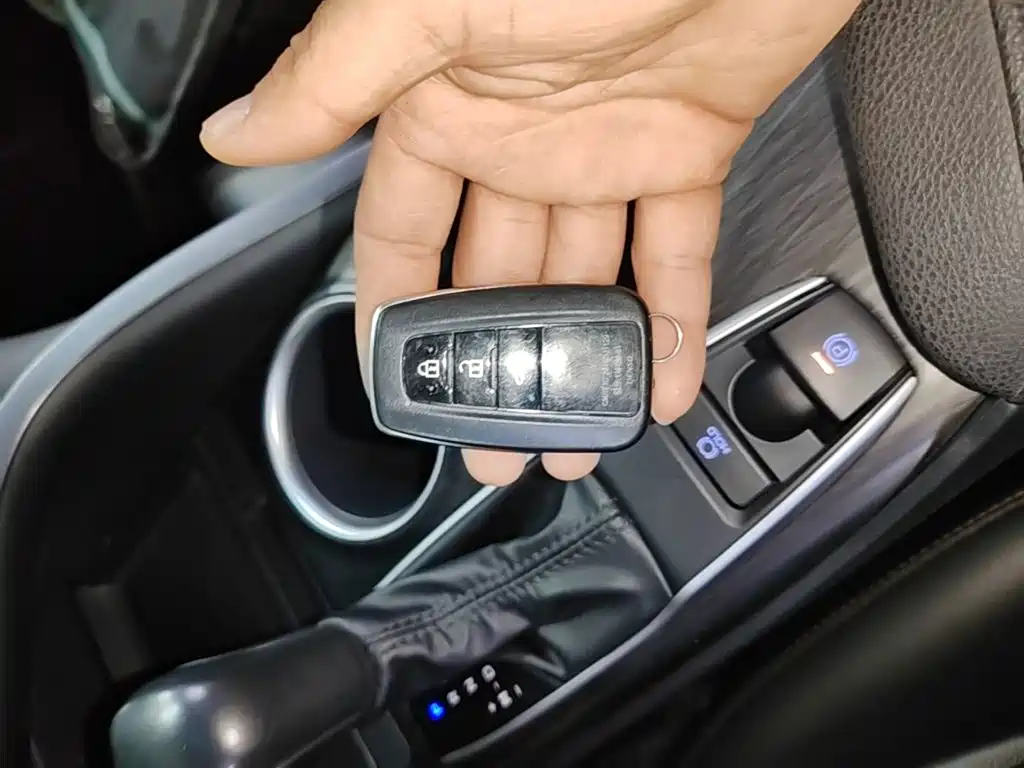 Toyota Camry 2023 2.0GVP Lead