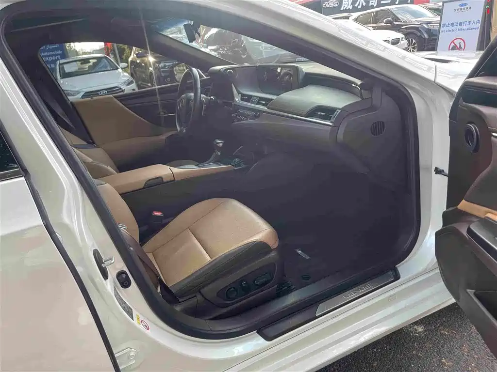 Lexus ES — миниатюра 17