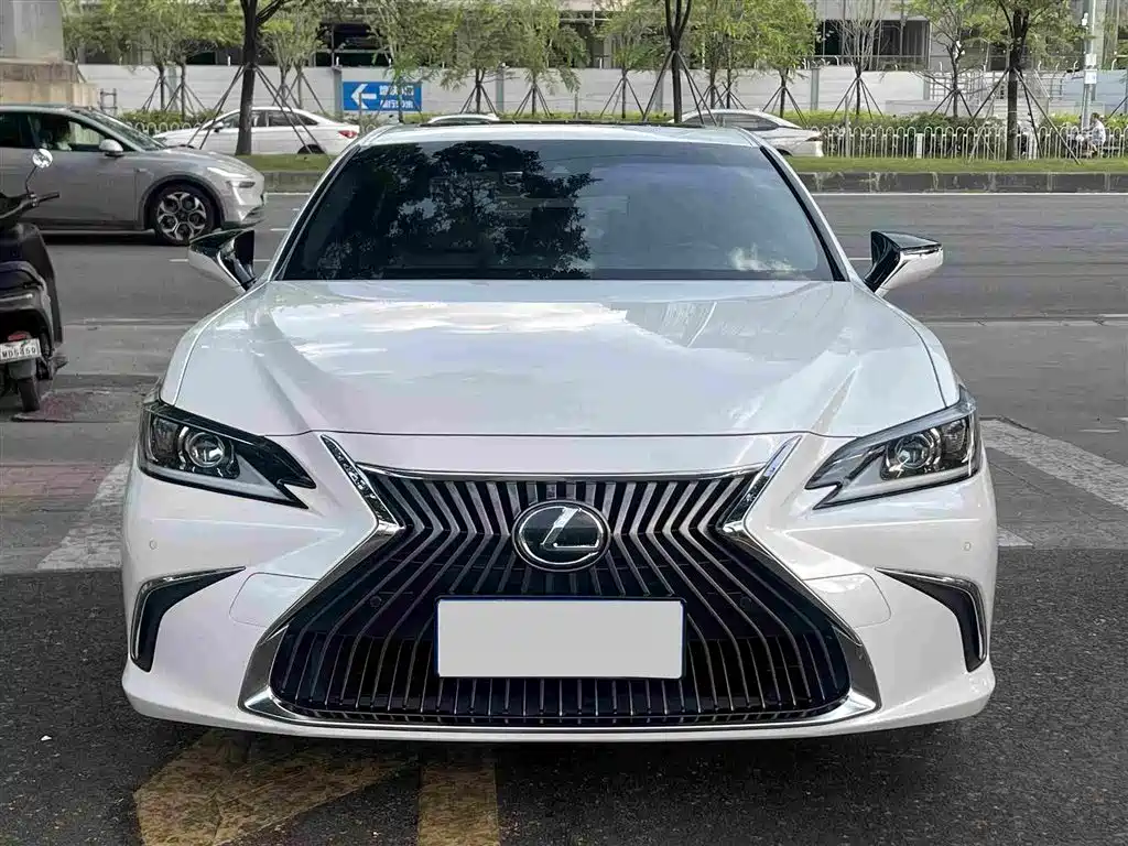 Lexus ES — миниатюра 2