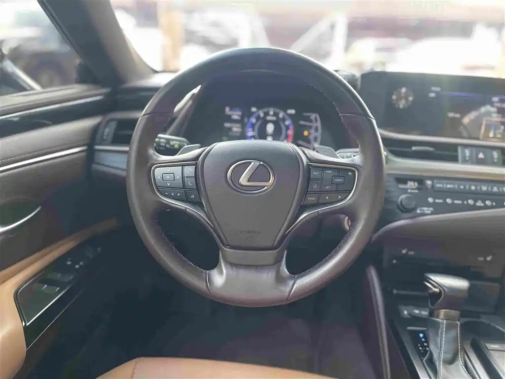 Lexus ES — миниатюра 11