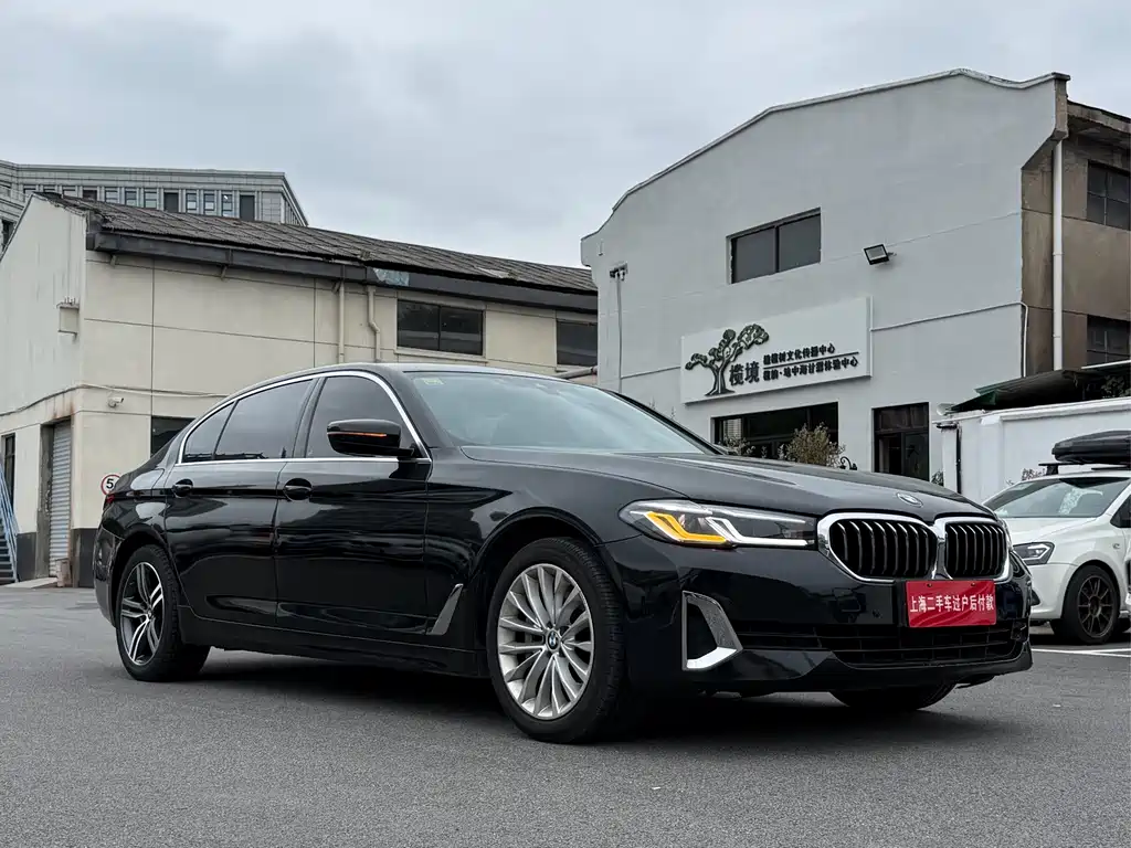 BMW 5 Series — миниатюра 15