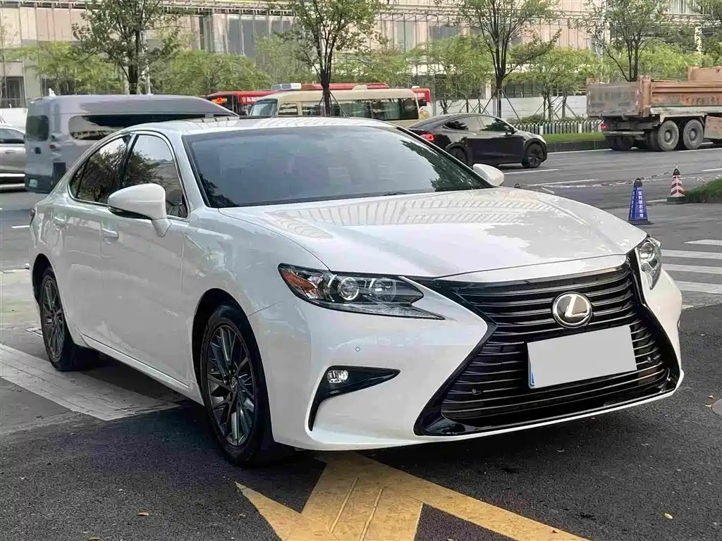 Lexus ES — миниатюра 3