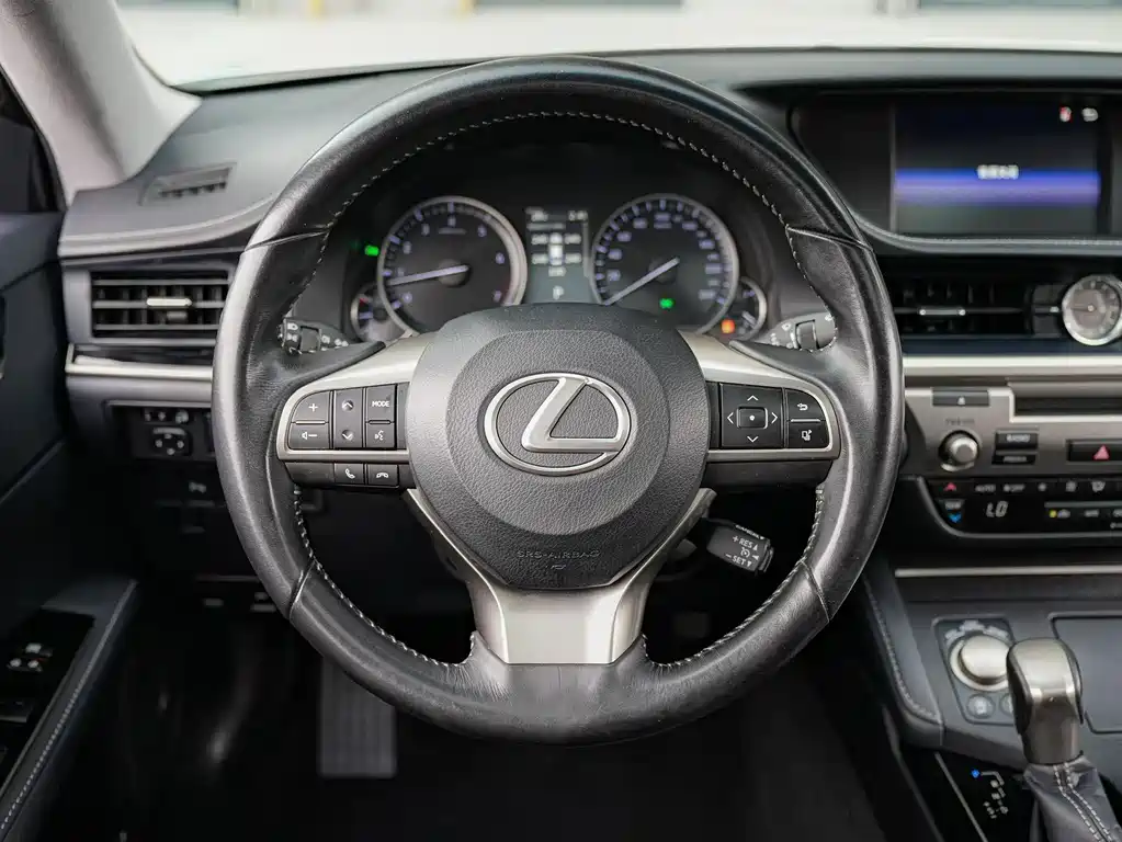 Lexus ES — миниатюра 19