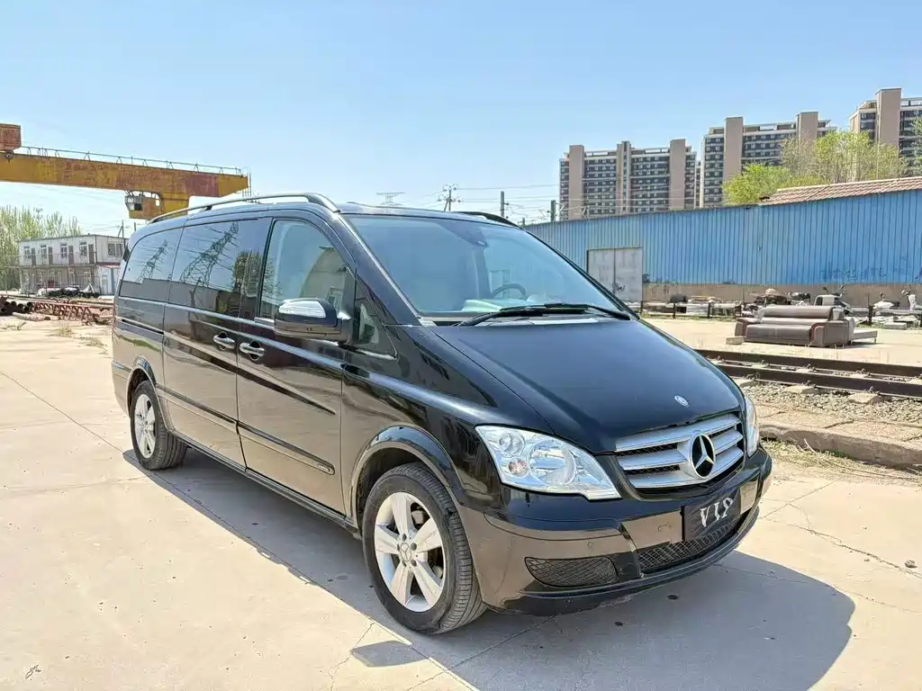Mercedes-Benz Viano 2011