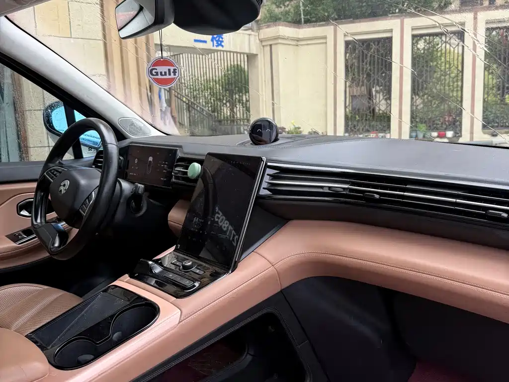 NIO ES8 — миниатюра 10