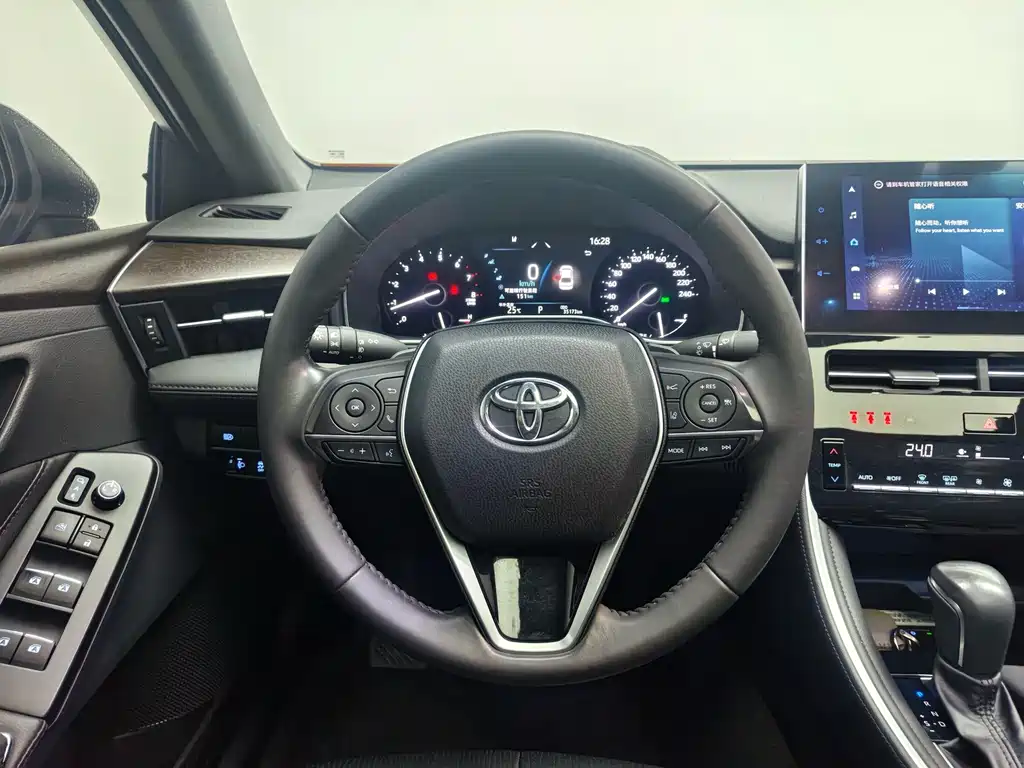 Toyota Avalon — миниатюра 14