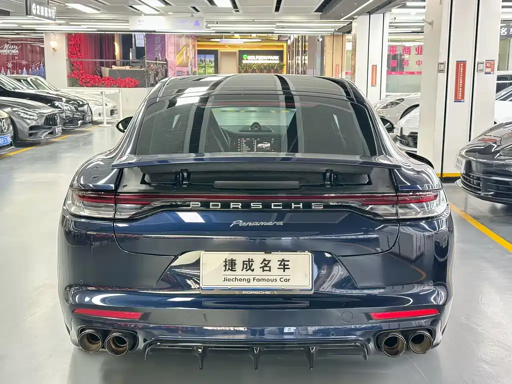 PORSCHE PANAMERA