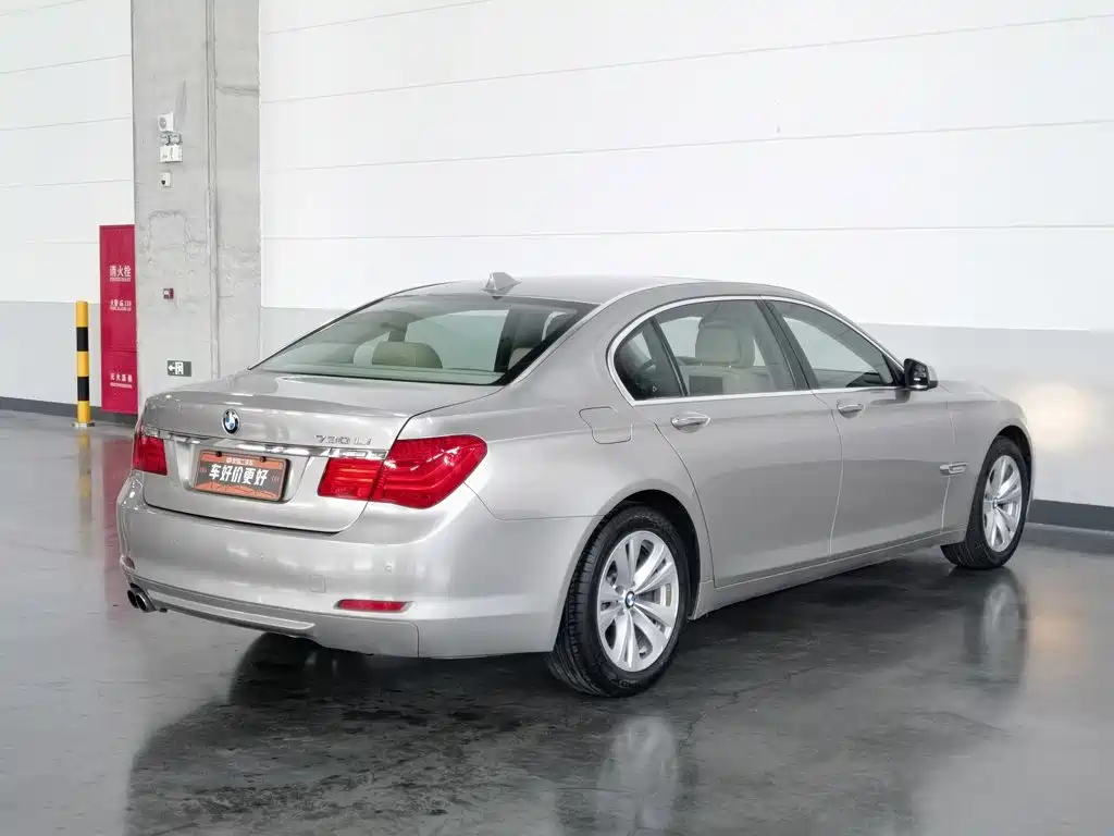 BMW 7 Series — миниатюра 2