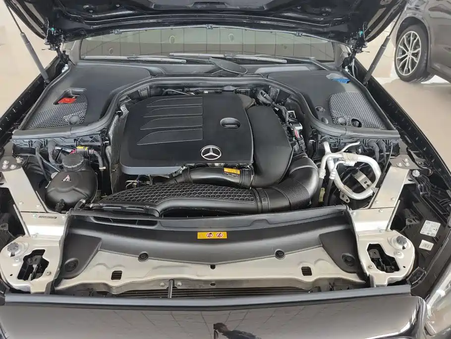 Mercedes-Benz E-Class — миниатюра 10