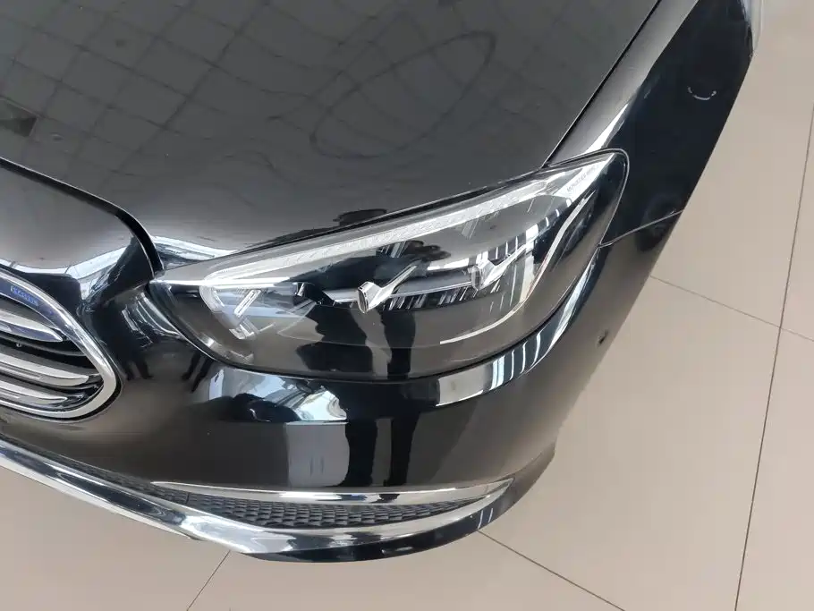 Mercedes-Benz E-Class — миниатюра 5