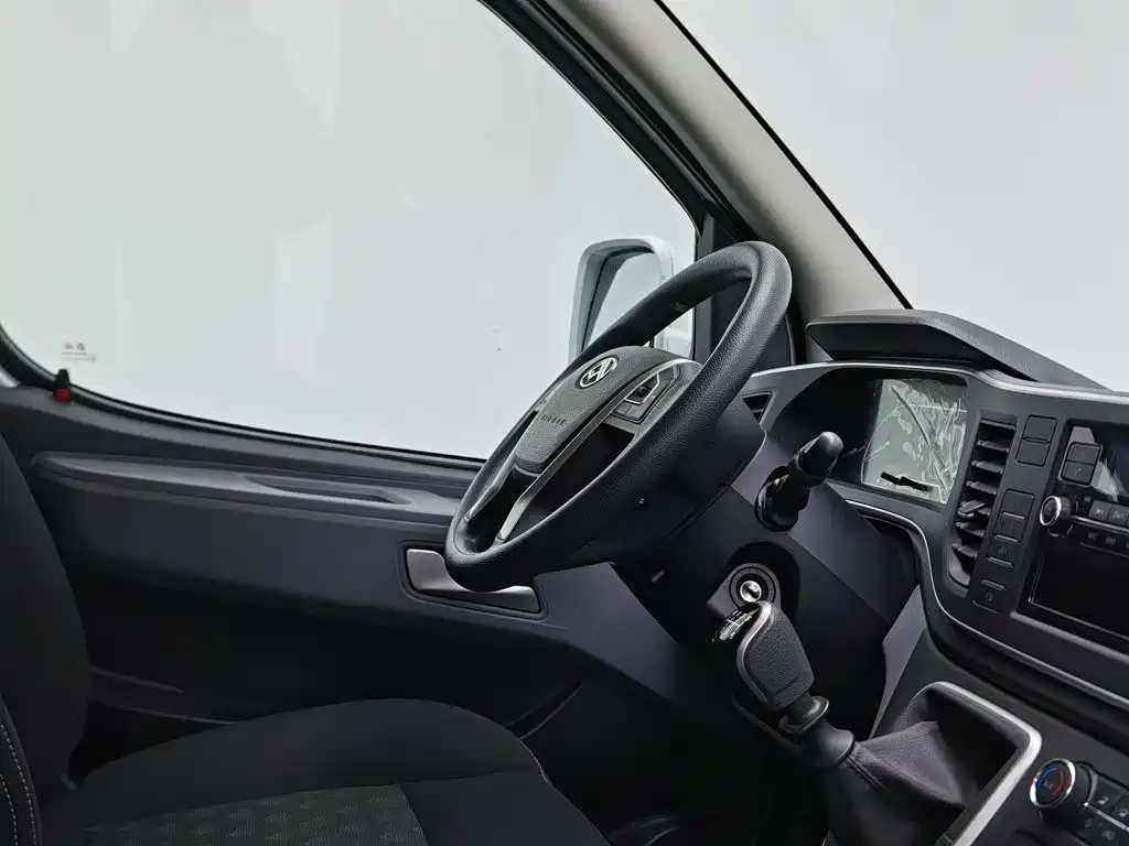 MAXUS V80 — миниатюра 22