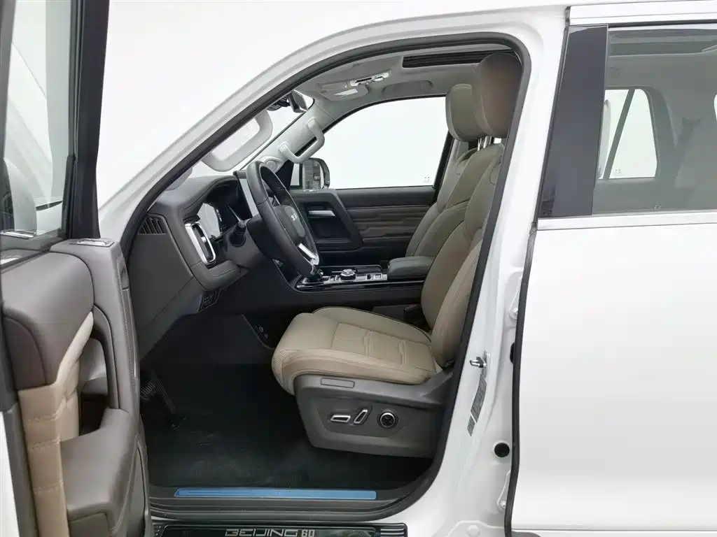 BAIC BJ60 2022 2.0T мест