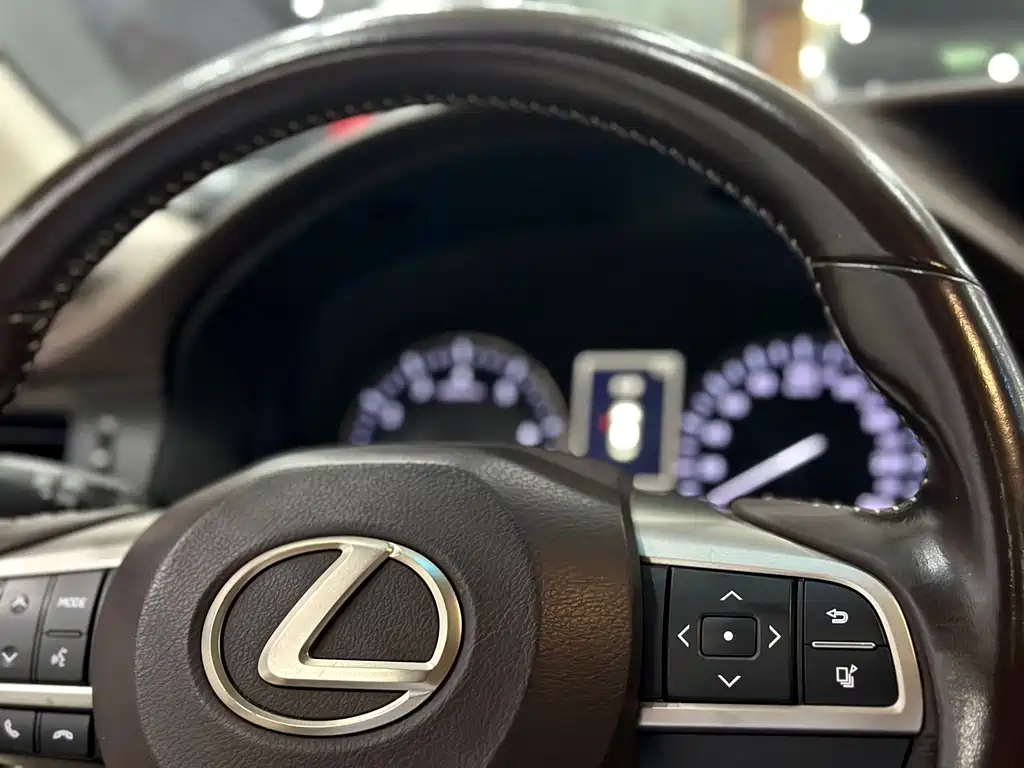 Lexus ES — миниатюра 23