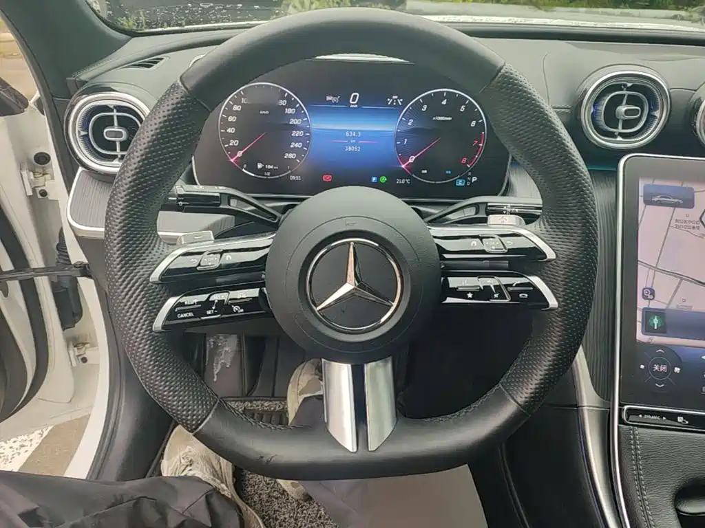 Mercedes-Benz C-Class — миниатюра 11